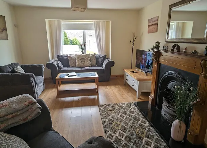 4 Bed House, Spacious & Modern With Parking Tubbercurry photo
