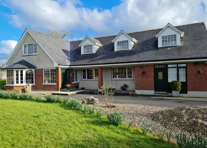 Charming 1-Bed Apartment In Barefield Ennis photo