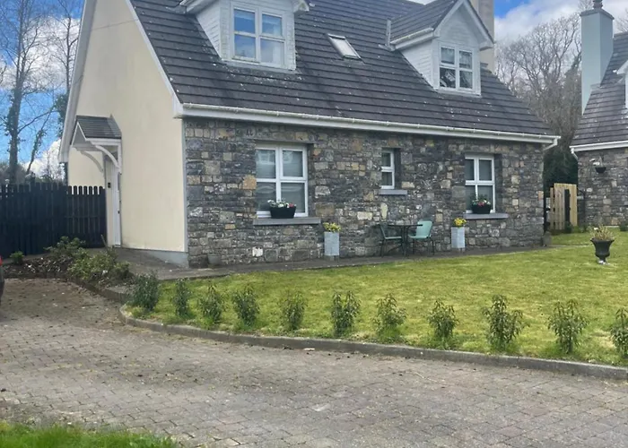 Cozy Holiday Home In The Scenic Glen Of Aherlow photo
