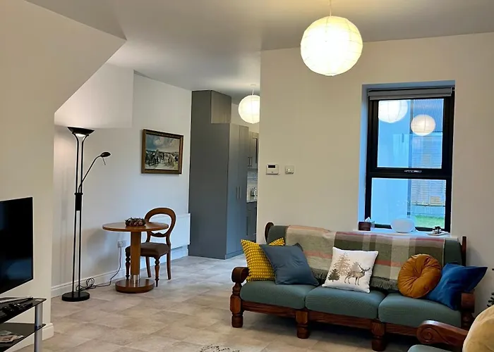 Sunberry 2 Bright Modern Entire Home, Headford 사진