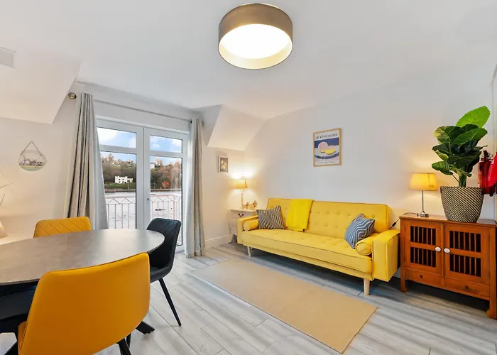 9 Rushbrooke Hotel Apartments Cobh County Cork 사진