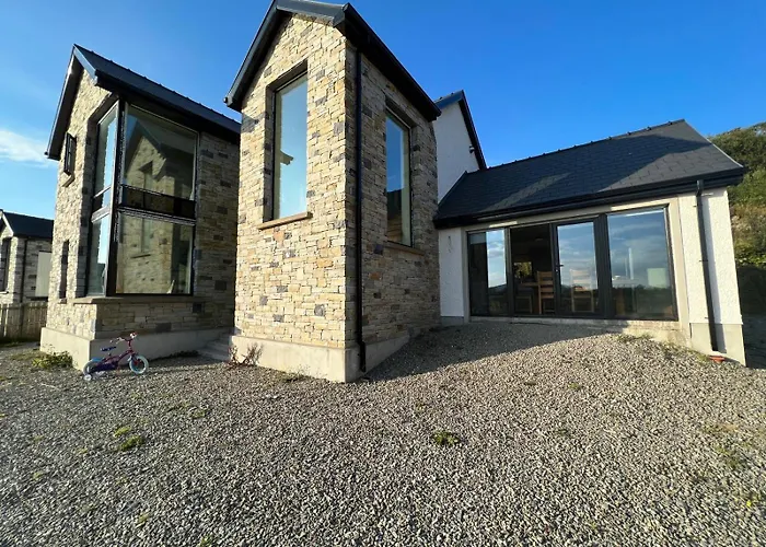 Spacious Quiet 4 Bedroom Home With Great Views Linsfortの写真