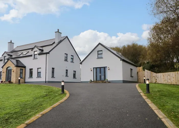 Coastal Hideaway Villa Drumconor photo